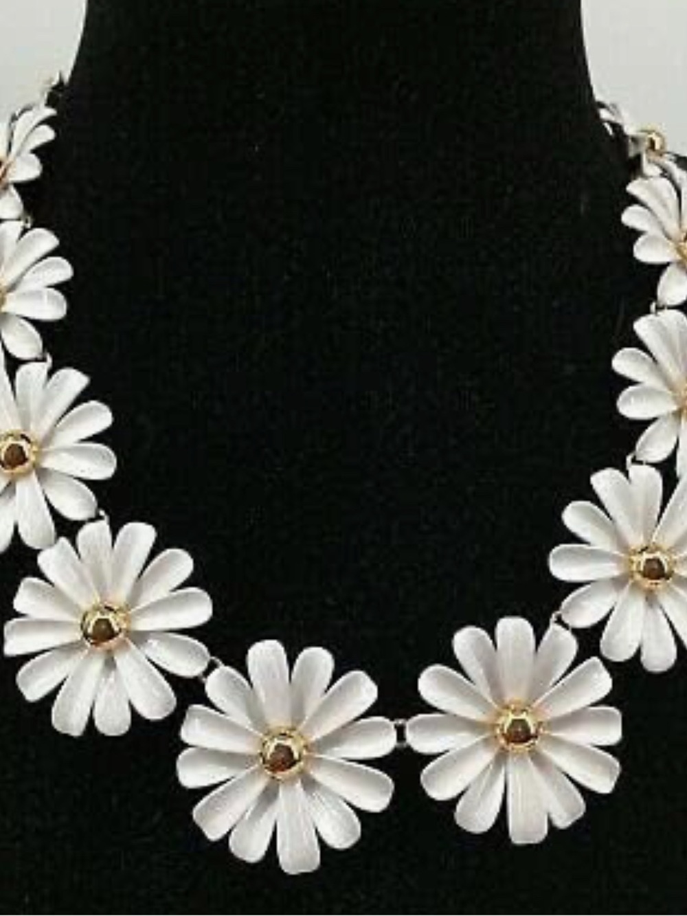 kate spade White Daisy Necklace with Gold Centers